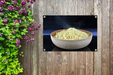 Gartenposter - 90x60 cm - Ein Quinoa-Gericht in einer rustikalen Holzschale