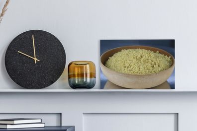 Leinwandbilder - 30x20 cm - Eine Nahaufnahme des Superfoods Quinoa in einer Holzschal
