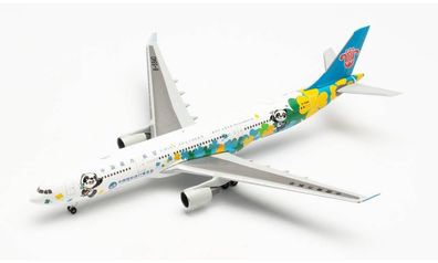 Herpa 535205 China Southern Airlines Airbus A330-300 International Import Expo 1:500