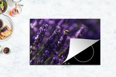 Herdabdeckplatte - 80x52 cm - Nahaufnahme von Lavendel mit Biene