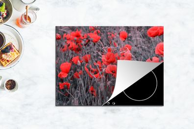 Herdabdeckplatte - 70x52 cm - Rote Mohnblumen in einem Schwarz-Weiß-Bild