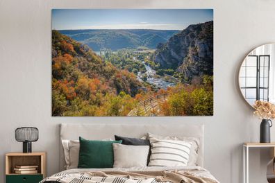 Leinwandbilder - 150x100 cm - Herbstlich gefärbte Wälder im Nationalpark Krka