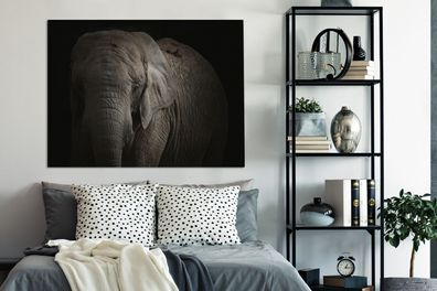 Leinwandbilder - 120x90 cm - Porträt eines Elefanten auf dunklem Hintergrund