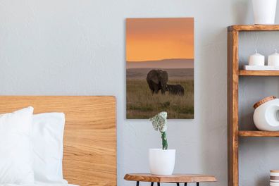 Leinwandbilder - 20x30 cm - Weidende Elefanten bei Sonnenuntergang (Gr. 20x30 cm)