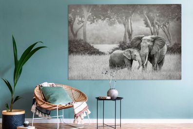 Leinwandbilder - 150x100 cm - Baby-Elefant mit ihrer Mutter in schwarz und weiß