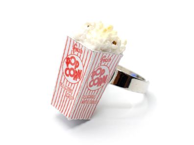 Popcorn Tüte Ring Miniblings Fingerring Kino Snack Puffmais Pop Corn weiß rot
