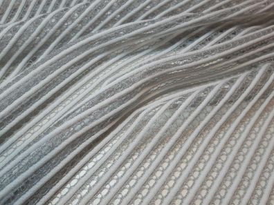 Marc Cain: 3-D-Strukturgewebe, weiß-silber, 150 cm breit, Meterware, ab 0,5 m