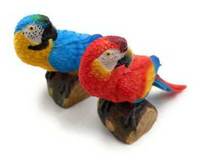Polyresin Figur Papagei zweifach Vogel Aves Ara Tier Dekofigur aus Polyresin Rot