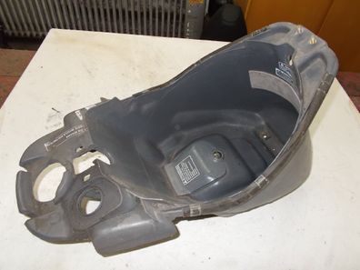 Honda Vision SA50 Helmfach