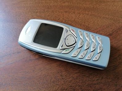 Nokia 6100 in Hellblau / top Zustand / blue