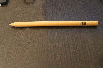 Bleistift 4B, Schreiblernstift