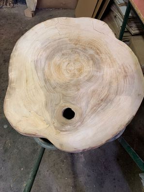 Baumscheibe, Holzscheibe, Tischplatte, Ulme ca. 95x85x5 cm geschliffen Epoxidharz