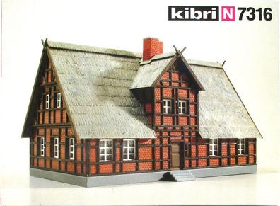 Kibri N 7316 Bausatz Wohnhaus mit Reetdach rot/ schwarz - OVP (1765f)