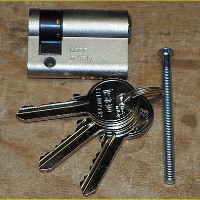 Iseo F5 Halbzylinder - 35/10 mit 3 Schlüsseln Schliessung LCE007482