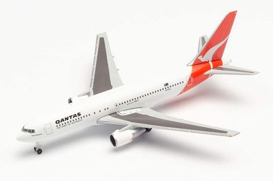 Herpa Wings 534383 - Qantas - Centenary Series Boeing 767-200. 1:500