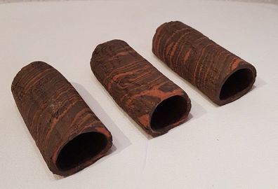 3x Welshöhle Laichhöhle 10cm rot/ schwarz Rindenoptik Tonhöhle halbrund Welse