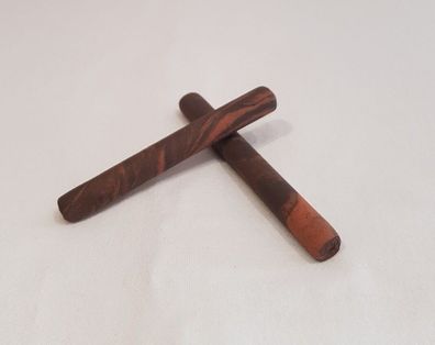 2 Nano Ton Futterstangen rot/ schwarz 7,5cm Gurkenspieß Laub Futterstange