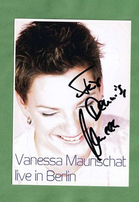 Vanessa Maurischat - deutsche Musikerin und Kabarettistin - persönlich signiert