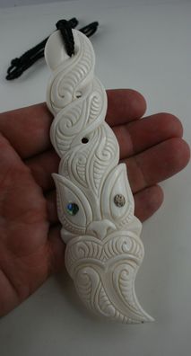 Sehr großes Maori Bone Carving Tiki Twist Neuseeland