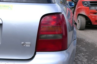 Audi A4 B5 Kombi Avant hinten rechts Rückleuchte original