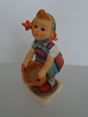 Porzellanfigur Goebel Mädchen Fleißiges Lieschen 73 West Germany ca 10,5cm