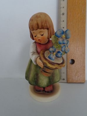 Hummel-Porzellanfigur Goebel Mädchen Das Geburtstagsgeschenk 341 3/0 1/1994 1989