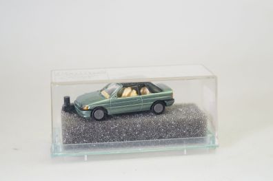 h0 Praline 5708 Ford Escort Cabrio grün-met. geschl. Verdeck, neuw./ ovp
