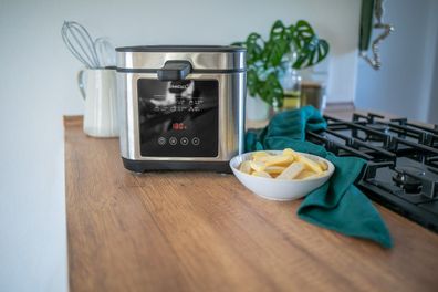 Steba Edelstahl-Fritteuse DF 150, Edelstahlgehäuse, 2,5 ltr. Volumen, Digital-Display