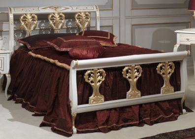 Casa Padrino Luxus Barock Doppelbett Weiß / Gold 208 x 229 x H. 114 cm - Handgeschnit