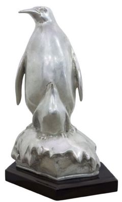Casa Padrino Bronzefigur Pinguin Mutter mit Kind Silber / Schwarz 22 x 15 x H. 33 cm