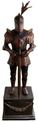 Casa Padrino Luxus Mittelalter Deko Bronze Skulptur Ritter mit Schwert 79 x 61 x H. 2