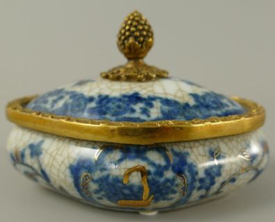Casa Padrino Barock Porzellan Zuckerdose mit Deckel Creme / Blau / Messing 11 x 8 x H
