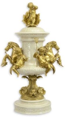 Casa Padrino Barock Deko Vase mit Deckel Cremefarben / Gold 35,1 x 23,8 x H. 61,2 cm