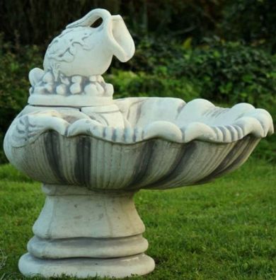 Casa Padrino Jugendstil Springbrunnen in Muschelform mit Krug Grau 70 x 75 x H. 70 cm