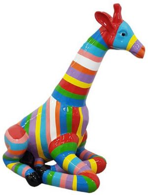 Casa Padrino Designer Deko Skulptur sitzende Giraffe mit Streifen Bunt H. 80 cm - Wet