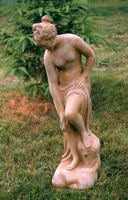 Casa Padrino Jugendstil Skulptur Venus im Bad Antik Stil Grau 23 x H 67 cm Antikstil