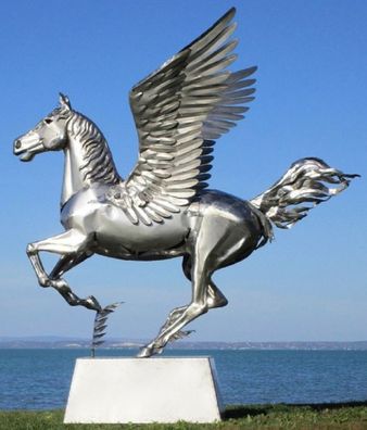 Casa Padrino Luxus Gartendeko Skulptur Pegasus Pferd mit Sockel Silber 288 x 175 x H.