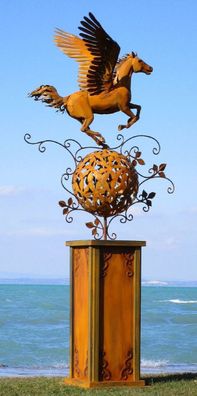 Casa Padrino Luxus Stahl Garten Skulptur Pegasus Pferd auf Säule Rostfarben 103 x 108