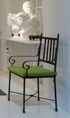 Casa Padrino Luxus Jugendstil Gartenstuhl mit Armlehnen und Sitzkissen Schwarz / Grün