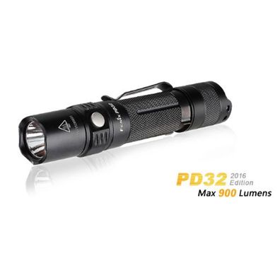 Fenix PD32 Cree XP-L HI LED Taschenlampe mit 900 Lumen und 240 Meter Leuchtweite