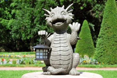 Gartenfigur Gartendrache - Modell großer Junge - Fantasy Figur Deko Drache süß