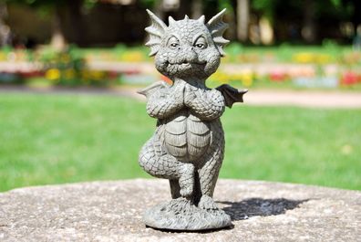 Gartenfigur Gartendrache - Modell Yogabaum klein - Fantasy Figur Deko Drache Garten