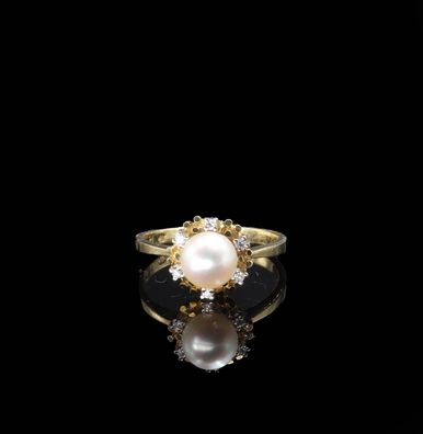 585/ -14 Kt Gelbgold Ring mit Perle, Diamanten,0,12 Ct, Größe 56, guter Zustand.