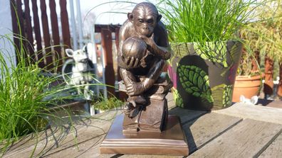 Dekofigur bronziert - Modell Affe mit Schädel - Bronzefigur Figur Deko Wohndeko