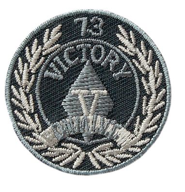 Mono Quick 04443 Victory 73, Bügelbild, Patch, ca. 3,5 x 3,5 cm Emblem Rund