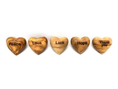 Herz aus Olivenholz plus "Thank you"Love"Hope"Luck"Peace" graviert
