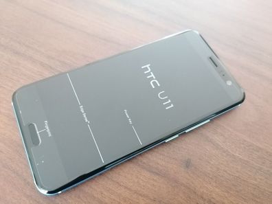 HTC U11 Amazing Silver / 64GB / DUAL SIM > Neuwertig