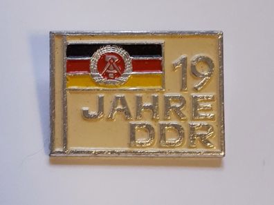 DDR Abzeichen 19 Jahre DDR