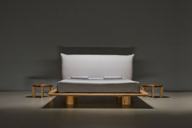 NUVOLA 140x200 Designerbett Schwebebett minimalistisch extravagant reduzierte Form