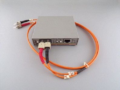 Allied Telesyn AT-MC102XL Fast Ethernet Media Converter Transceiver + LWL Kabelsatz